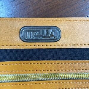 Italia  Wristlet